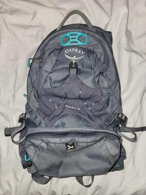 OSPREY Raven 10 Backpack in Gray with Teal Accents